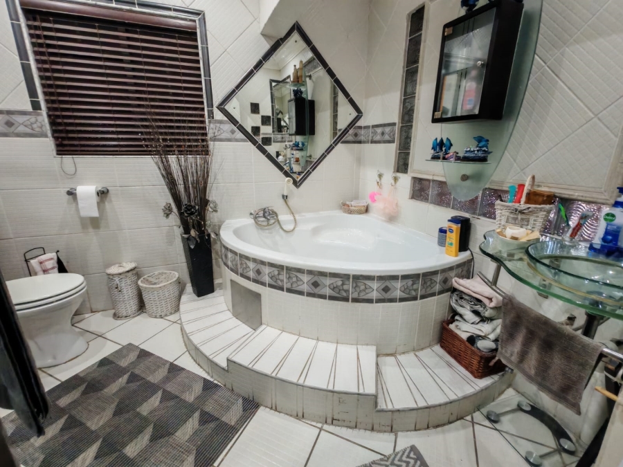 3 Bedroom Property for Sale in Vaalpark Free State
